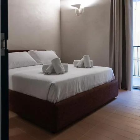 Dal Console 3* Νάπολη